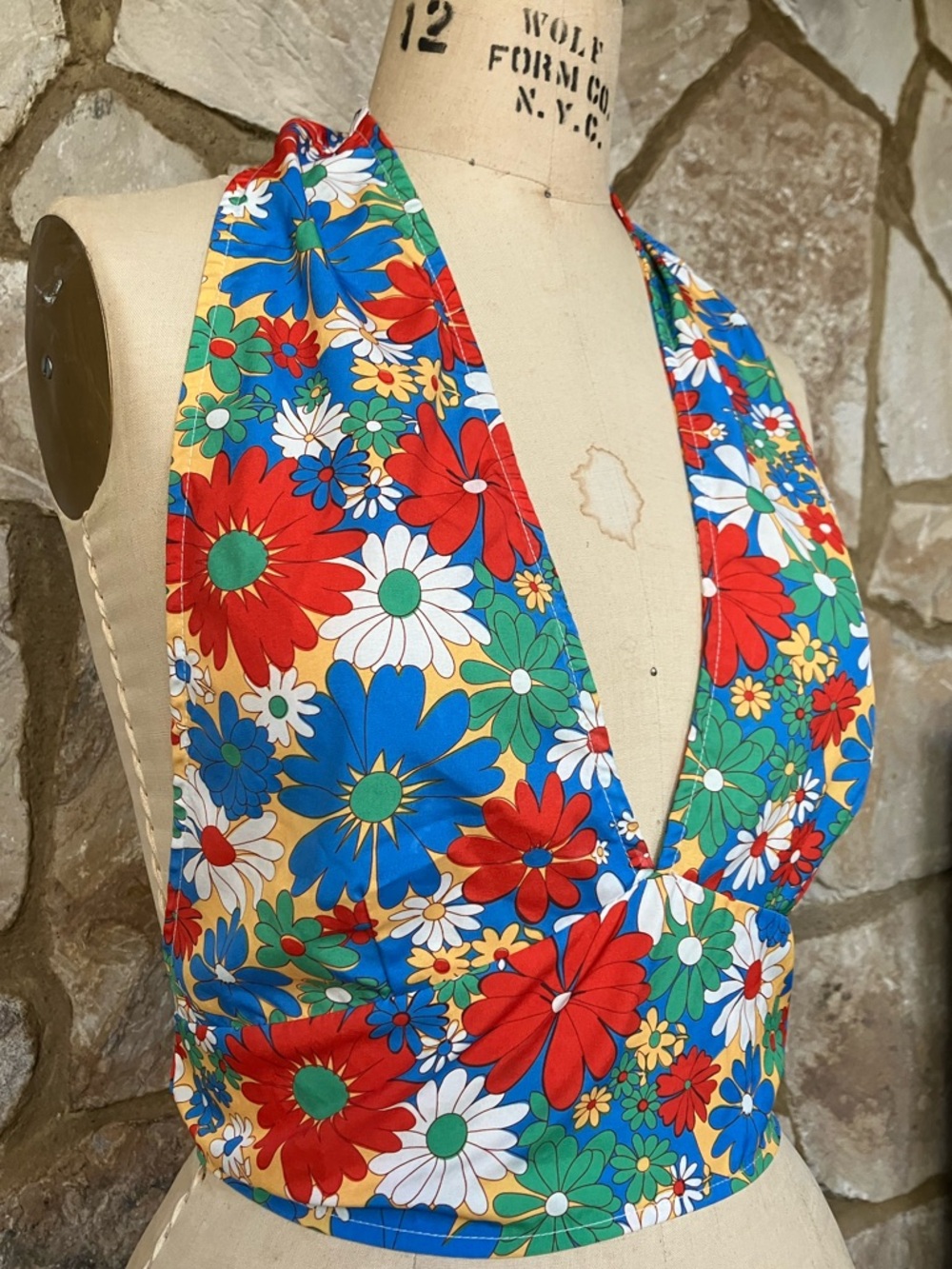 Vintage-Inspired Floral Halter Crop Top - Bold Red, Blue, Green, White